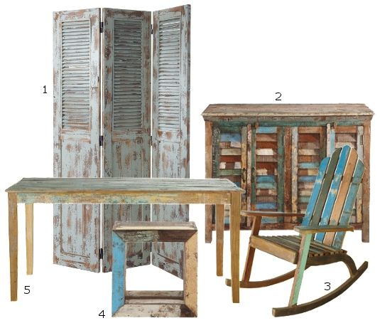 Patina-Holz Möbelcollage Strandhausmöbel Beistelltisch Paravent Esstisch Schaukelstuhl Kommode