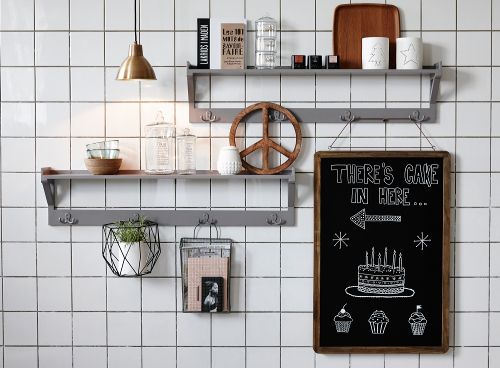 Weiß gekachelte geflieste Wände effektvoll dekorieren Küche wohnlich