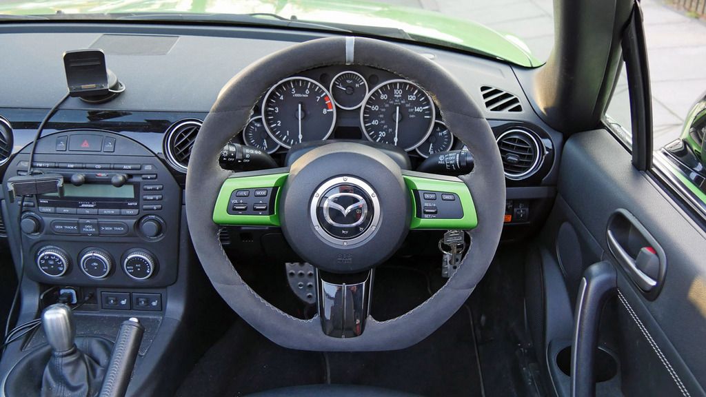 MX5 Mk3.5 Alcantara Steering Wheel