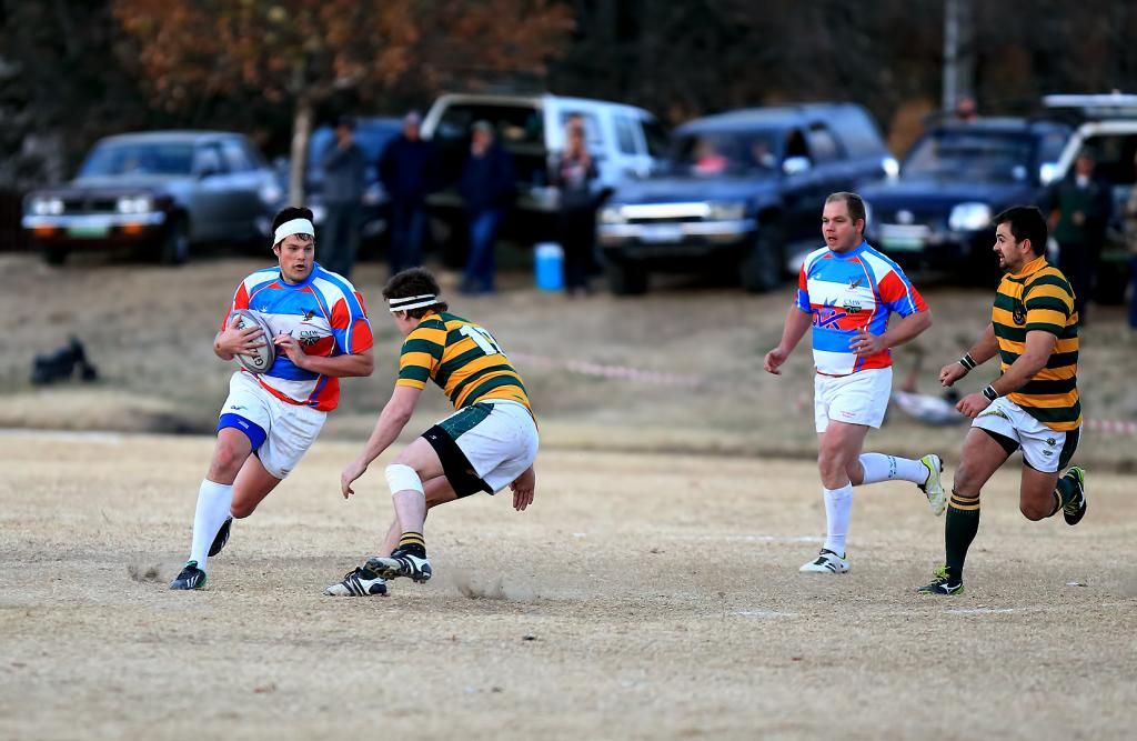 IMAGE: http://i1160.photobucket.com/albums/q493/Cassiedup/HU1Q3360a_zps9f64ccd3.jpg