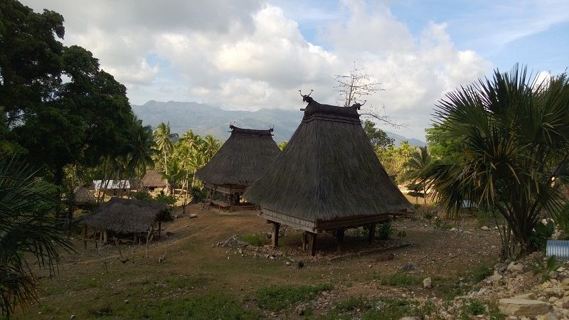 Traditional village Timor Leste photo WP_20131003_019.jpg