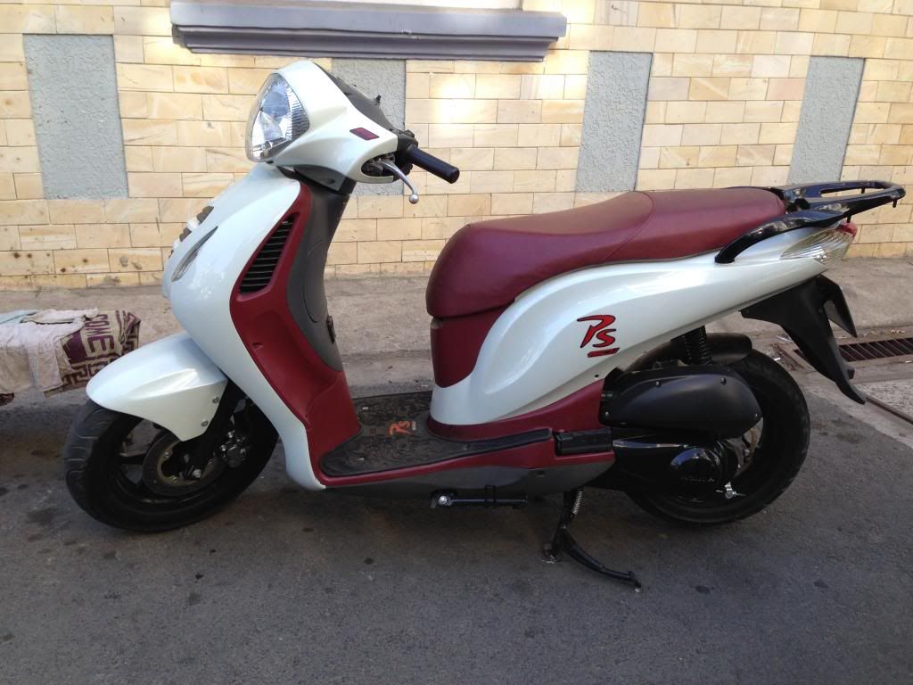 Cần bán Honda Ps 150i nhập ý màu trắng thảm đỏ leng keng