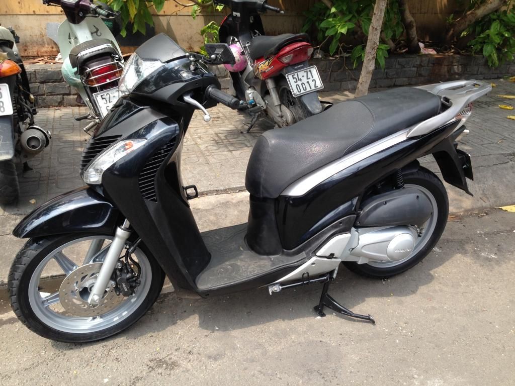 Cần bán Honda Sh 150i vn đời cuối 2010 màu đen bs đẹp - 1