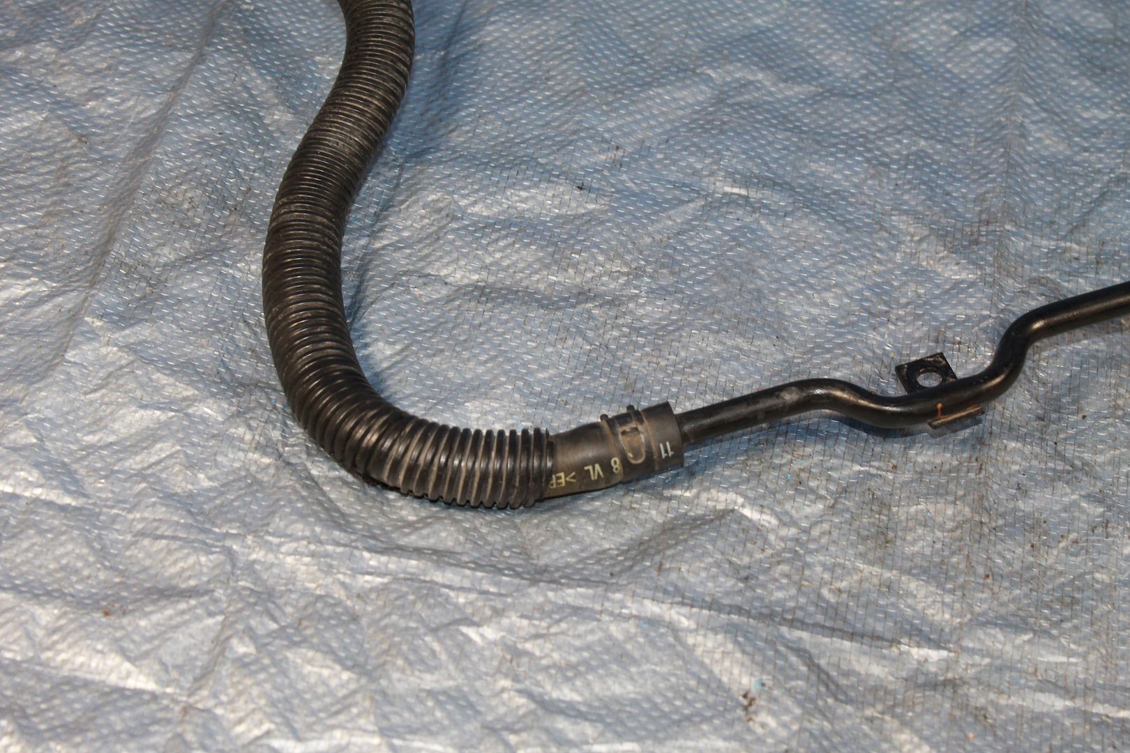 1114 FORD MUSTANG GT THROTTLE BODY COOLANT CROSSOVER LINE HOSE PIPE