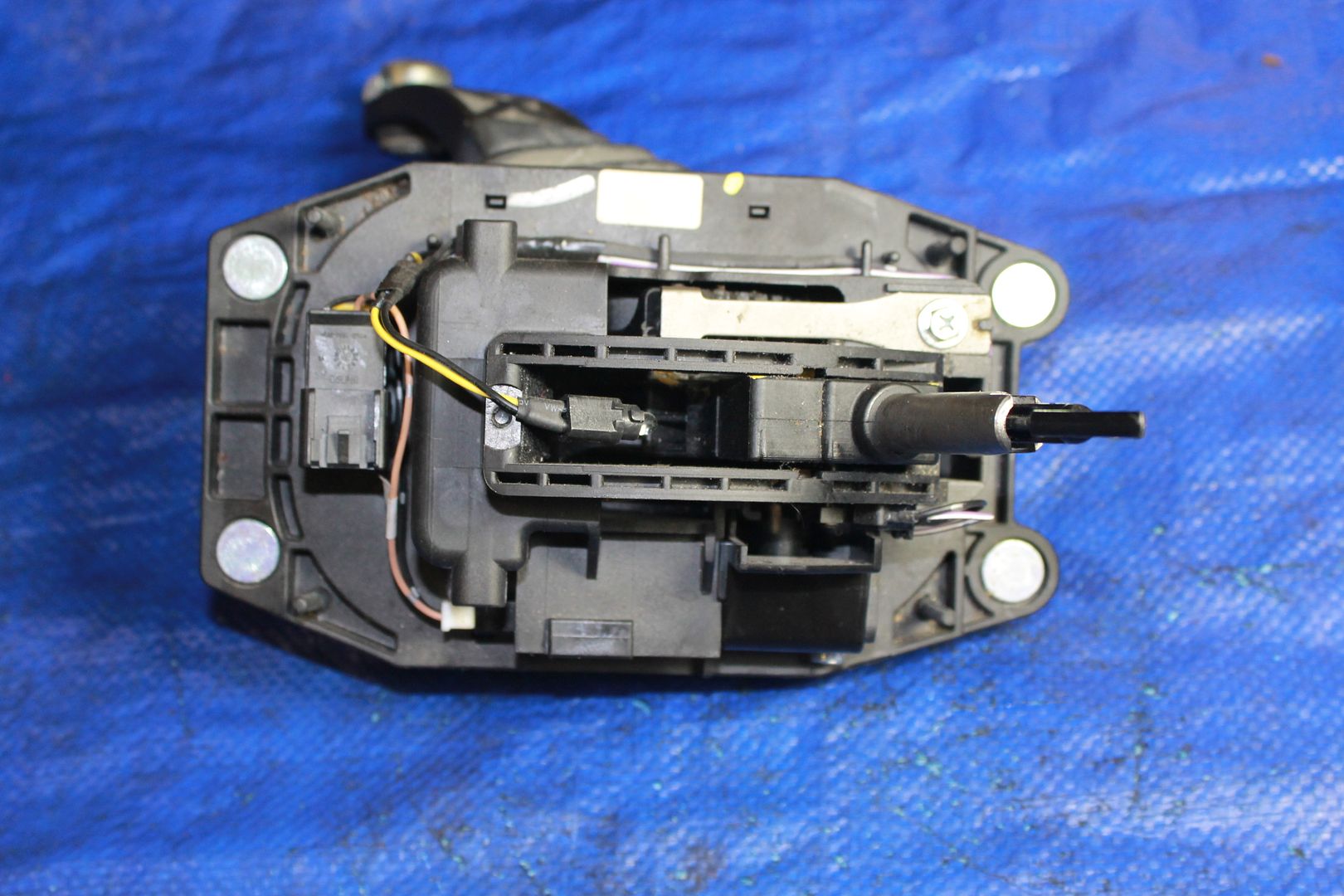 10-15 CHEVROLET CAMARO SS OEM AUTOMATIC TRANSMISSION SHIFTER ASSEMBLY